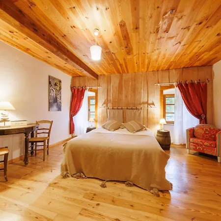 Moulin Du Bateau - De Charme - Piscine - Nature